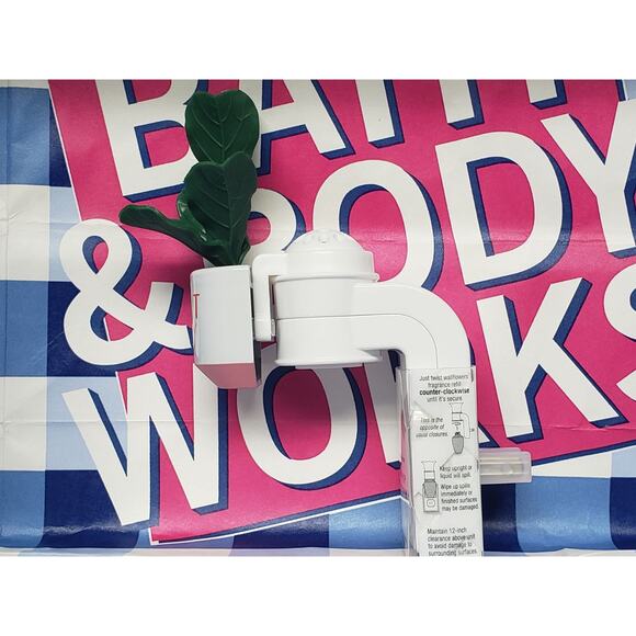 BBW Plant  "Plant Lady" Fragrance Wallflower Plug In Home Scent Decor - Picture 2 of 2